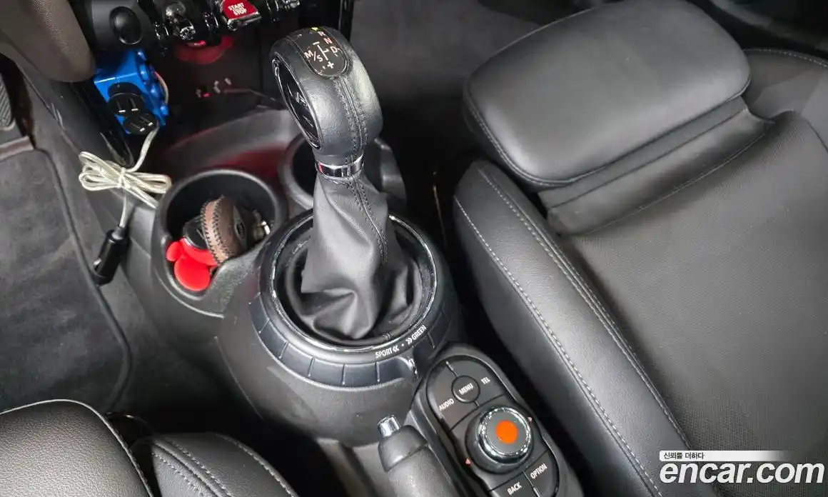 Mini Cooper 2017 1.5 Автомат в Москве № 825286, фото 9