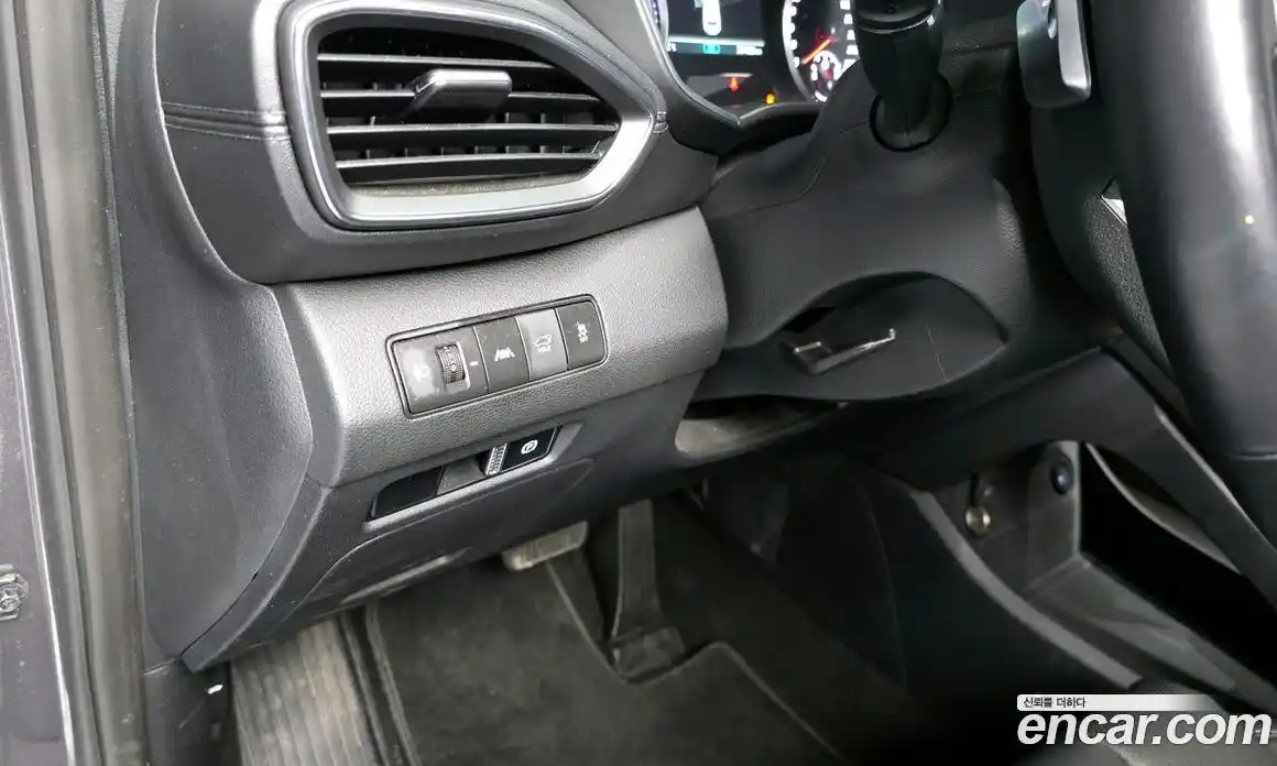 Hyundai Santa Fe 2023 1.6 Автомат в Москве № 108062, фото 14