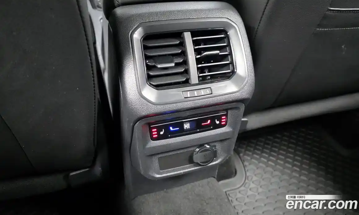 Volkswagen Tiguan 2023 2.0 Автомат в Москве № 199027, фото 19