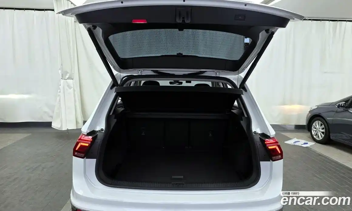 Volkswagen Tiguan 2023 2.0 Автомат в Москве № 199027, фото 20