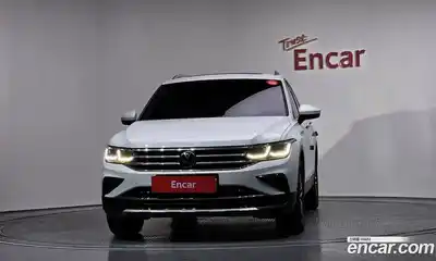 Volkswagen Tiguan 2023 2.0 Автомат в Москве № 199027, миниатюра 3