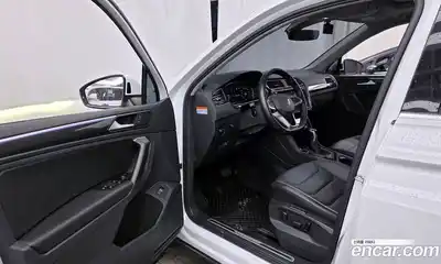 Volkswagen Tiguan 2023 2.0 Автомат в Москве № 199027, миниатюра 10