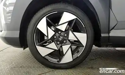 Hyundai Kona 2024 1.6 Автомат в Москве № 796602, миниатюра 5