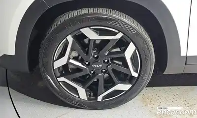 Kia Seltos 2023 1.6 Автомат в Москве № 798123, миниатюра 5