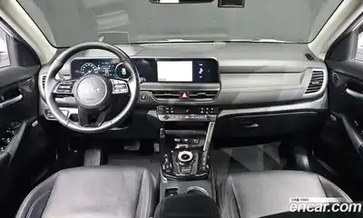 Kia Seltos 2023 1.6 Автомат в Москве № 798123, миниатюра 7