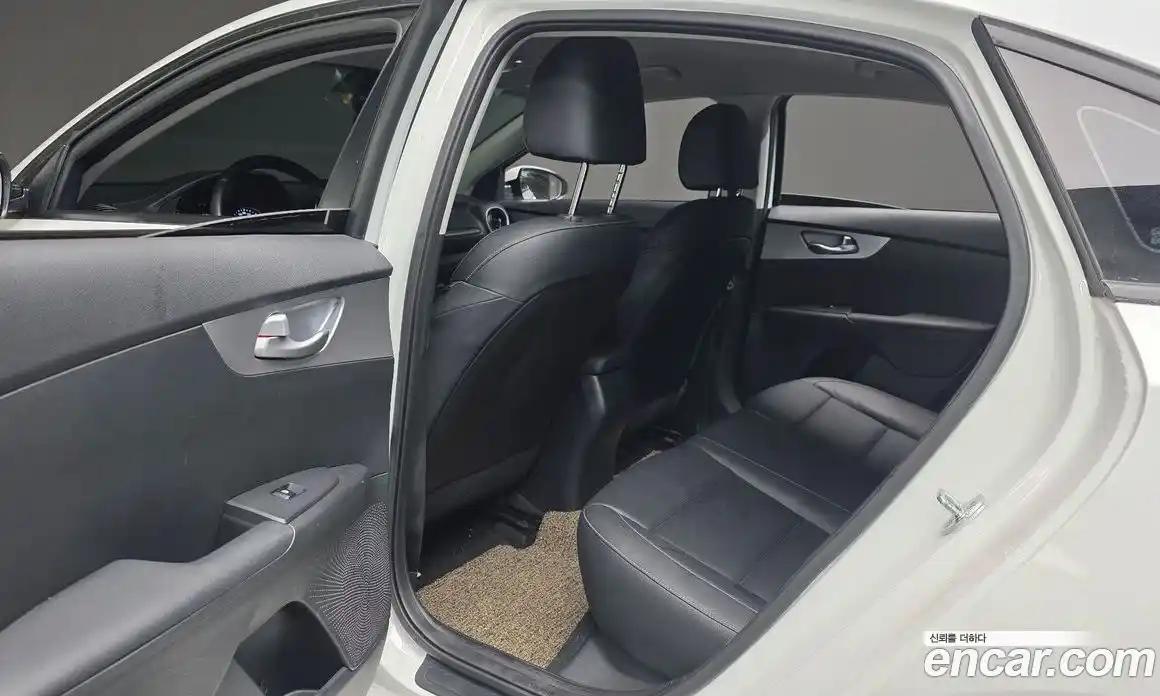 Kia K3 2022 1.6 Автомат в Москве № 798357, фото 18