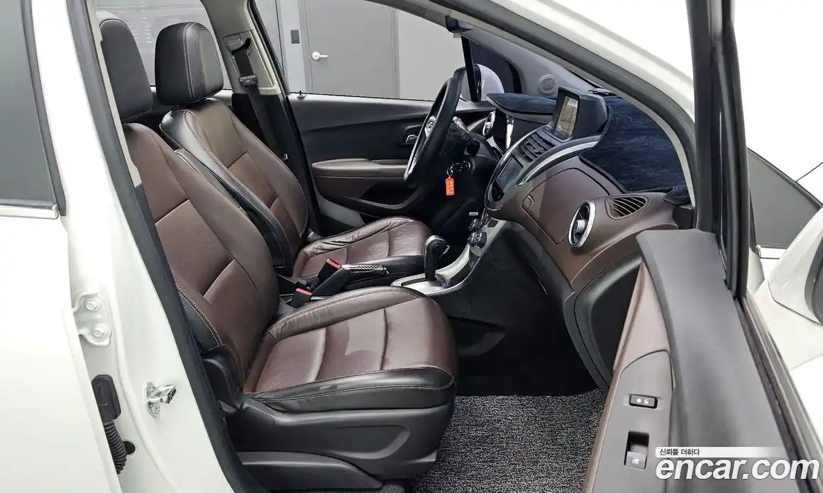 Chevrolet Trax 2014 1.4 Автомат в Москве № 799780, фото 12