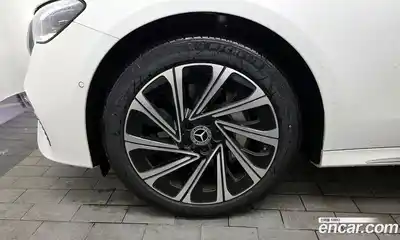 Mercedes-Benz E-Class 2025 2.0 Автомат в Москве № 800579, миниатюра 5