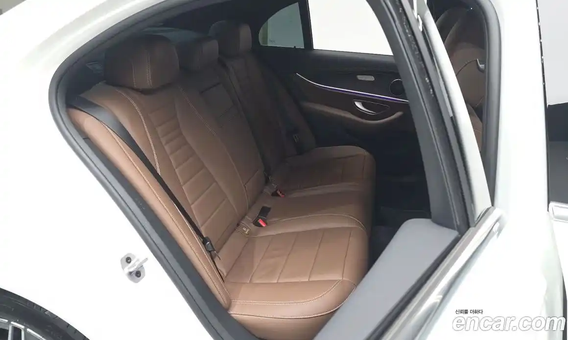 Mercedes-Benz E-Class 2023 2.0 Автомат в Москве № 800687, фото 11