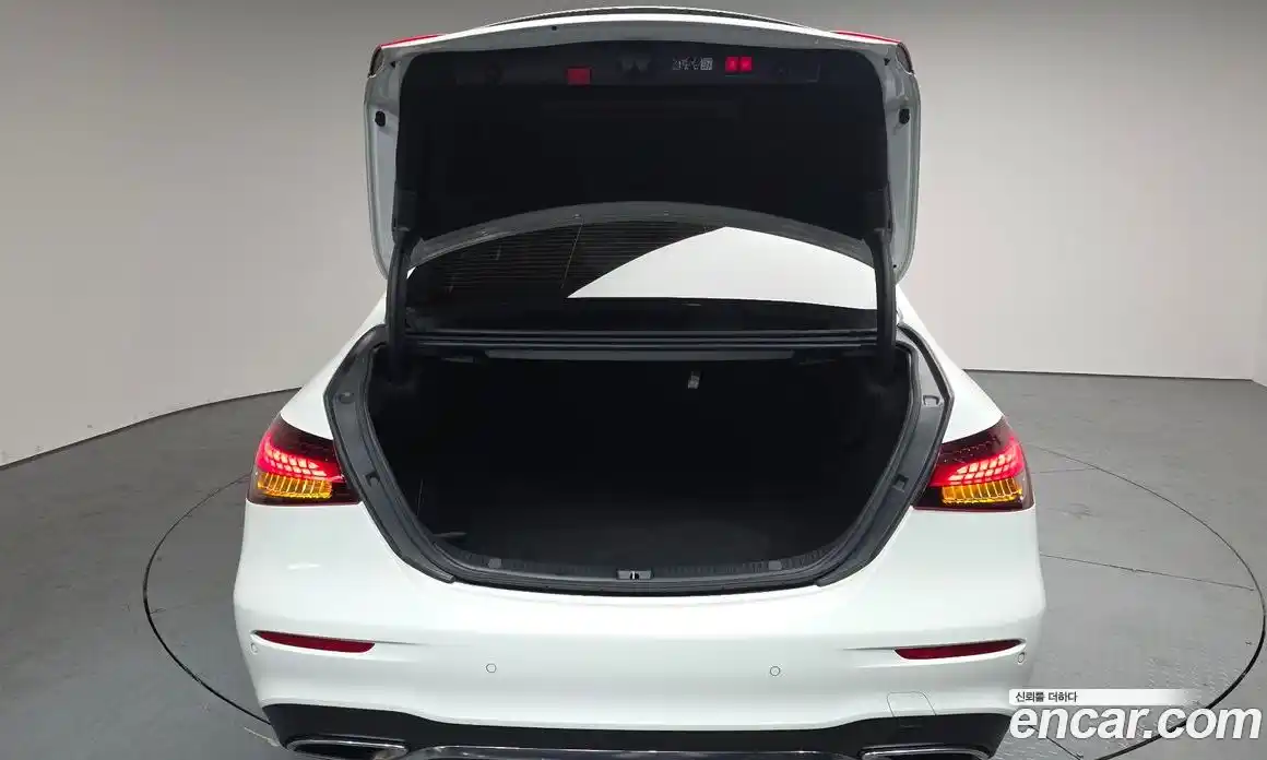 Mercedes-Benz E-Class 2023 2.0 Автомат в Москве № 800687, фото 19