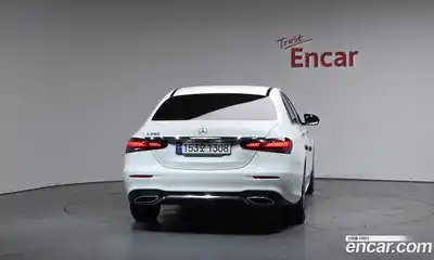 Mercedes-Benz E-Class 2023 2.0 Автомат в Москве № 800687, миниатюра 3