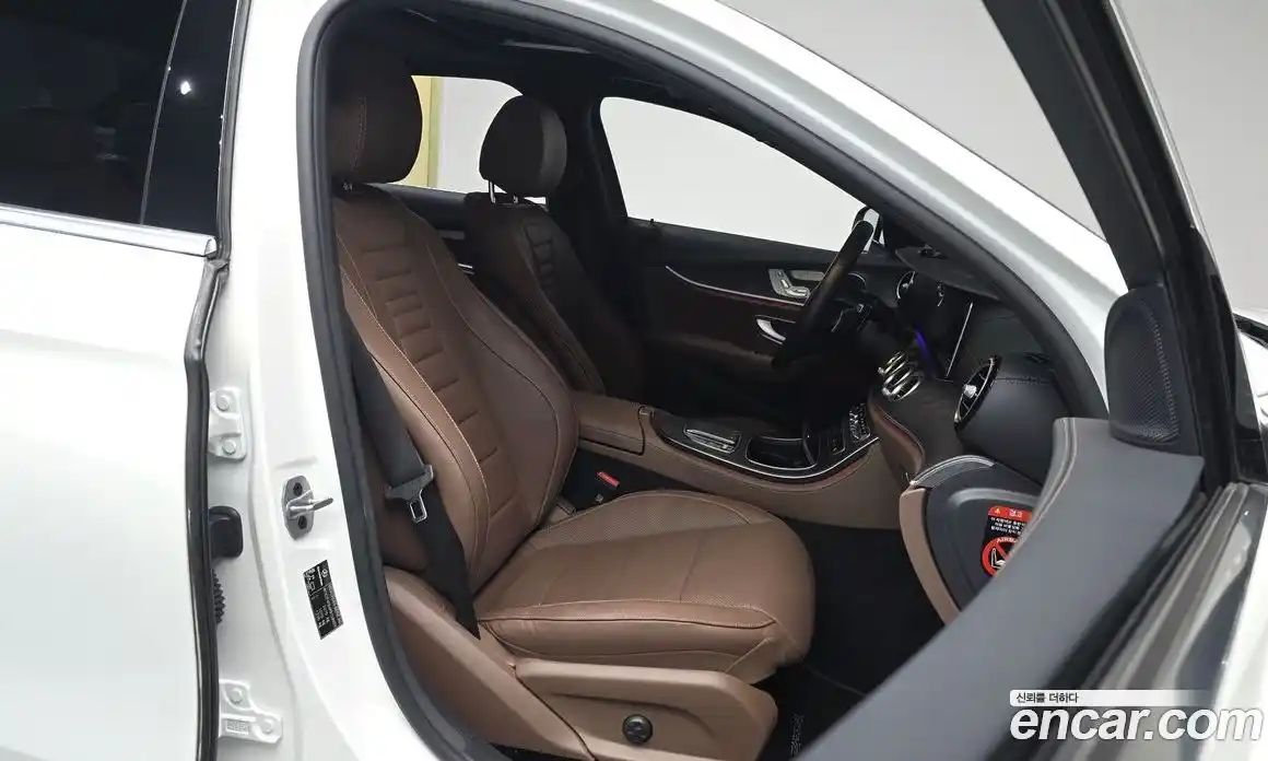 Mercedes-Benz E-Class 2023 2.0 Автомат в Москве № 800687, фото 9