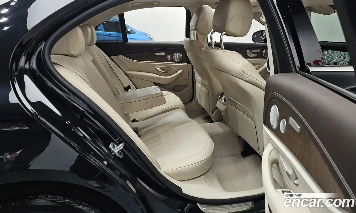 Mercedes-Benz E-Class 2020 2.0 Автомат в Москве № 800816, фото 12