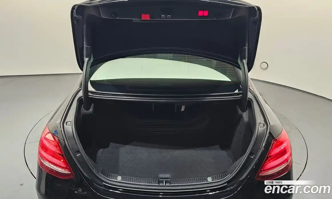 Mercedes-Benz E-Class 2020 2.0 Автомат в Москве № 800816, фото 20