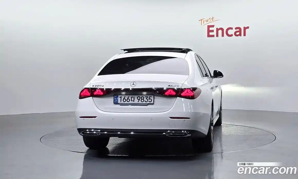 Mercedes-Benz E-Class 2025 2.0 Автомат в Москве № 800827, фото 4