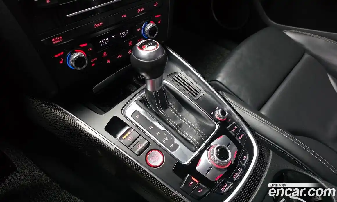 Audi SQ5 2014 3.0 Автомат в Москве № 801740, фото 9