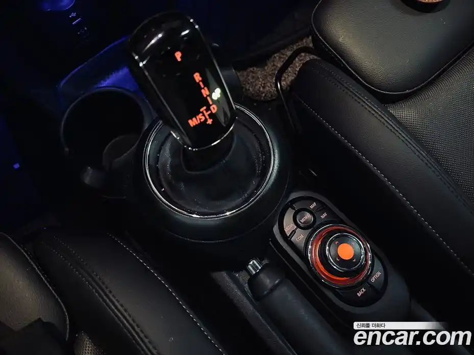 Mini Cooper 2021 1.5 Автомат в Москве № 802513, фото 9