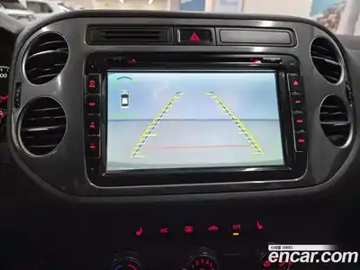 Volkswagen Tiguan 2016 2.0 Автомат в Москве № 803060, миниатюра 12