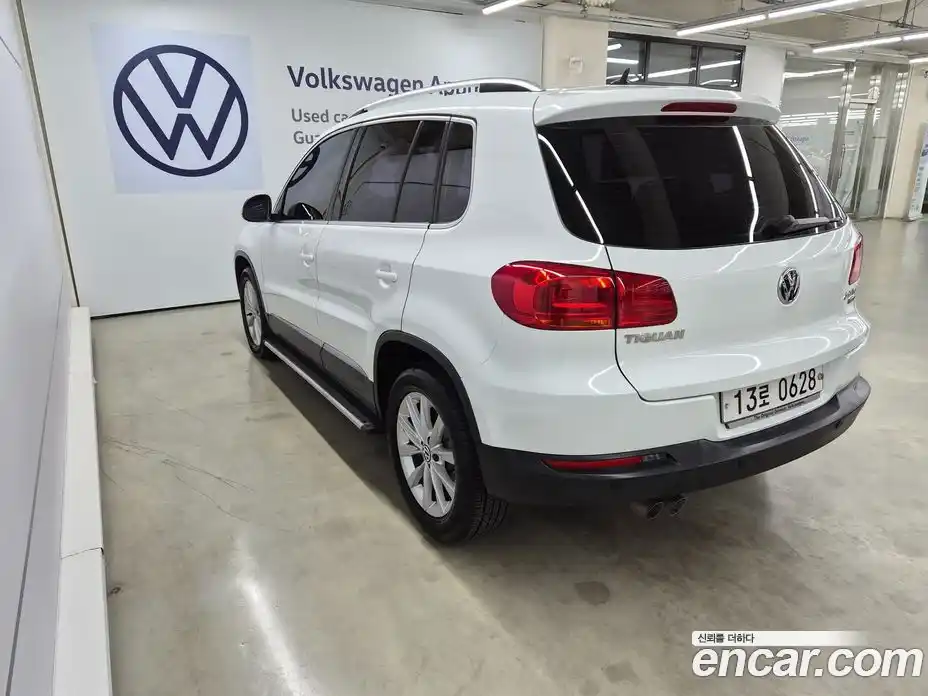 Volkswagen Tiguan 2016 2.0 Автомат в Москве № 803060, фото 16