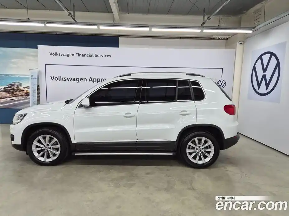 Volkswagen Tiguan 2016 2.0 Автомат в Москве № 803060, фото 17