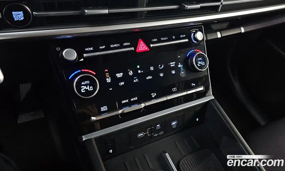 Hyundai Santa Fe 2024 1.6 Автомат в Москве № 814801, фото 18