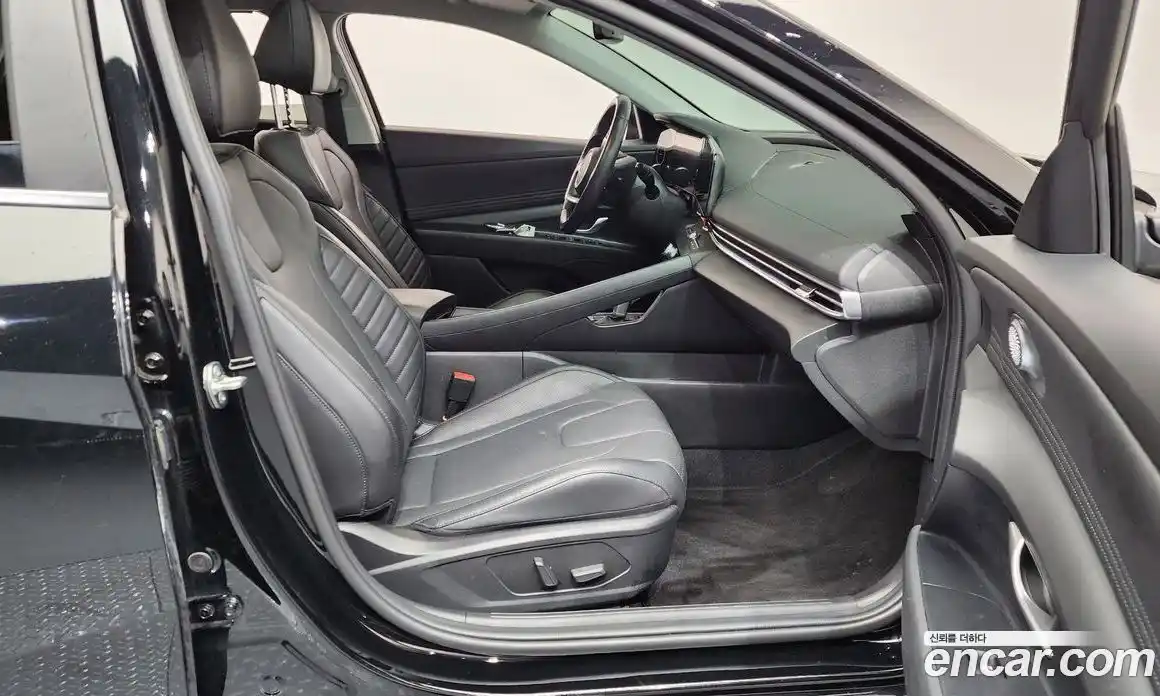 Hyundai Avante 2023 1.6 Автомат в Москве № 814813, фото 11