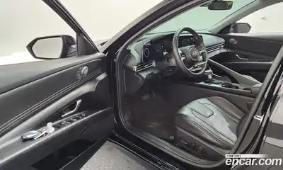 Hyundai Avante 2023 1.6 Автомат в Москве № 814813, миниатюра 10