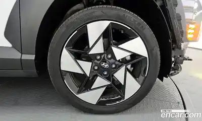 Hyundai Kona 2023 1.6 Автомат в Москве № 815167, миниатюра 5