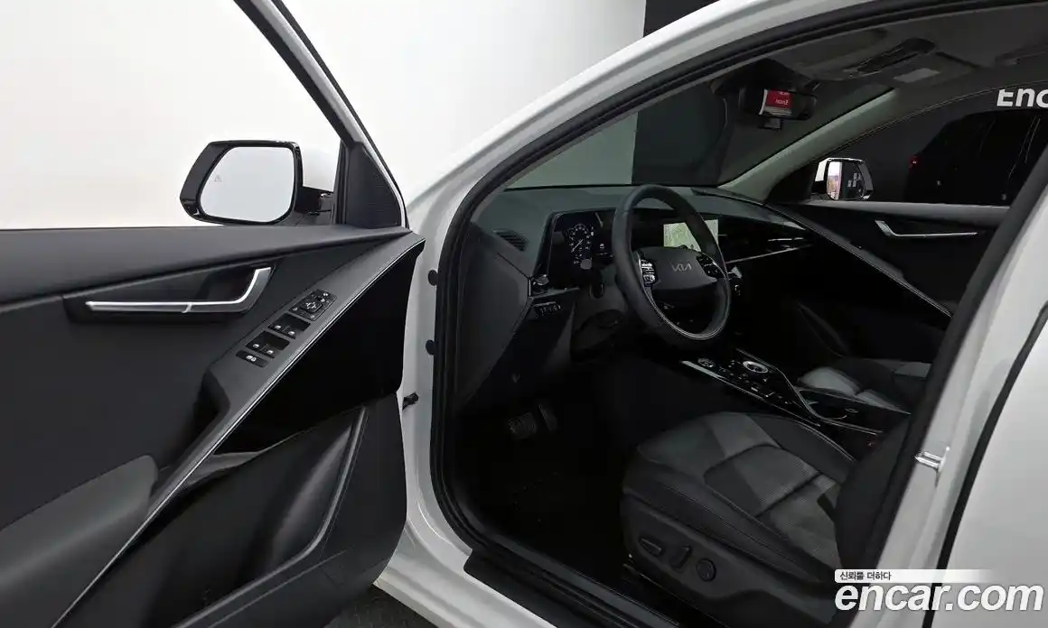 Kia Niro 2025 1.6 гидро в Москве № 815676, фото 11