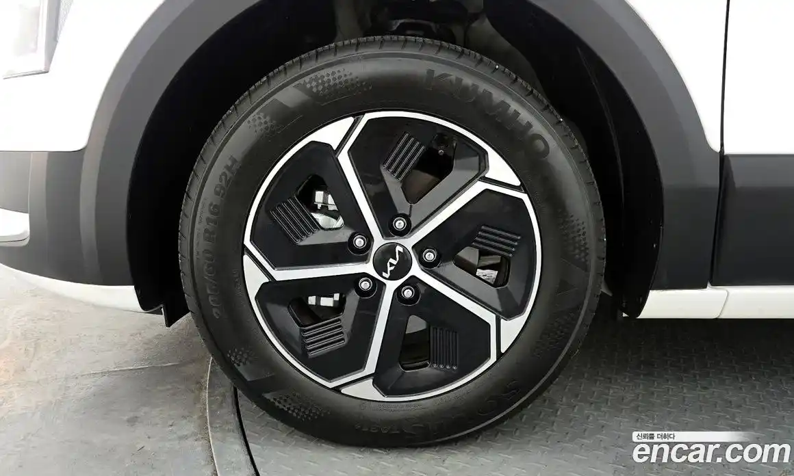 Kia Niro 2025 1.6 гидро в Москве № 815676, фото 5