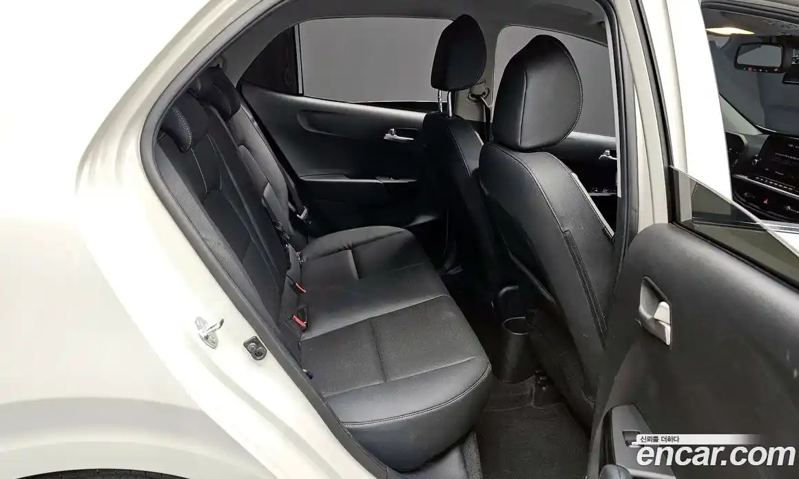 Kia Morning 2023 1.0 Автомат в Москве № 815896, фото 11