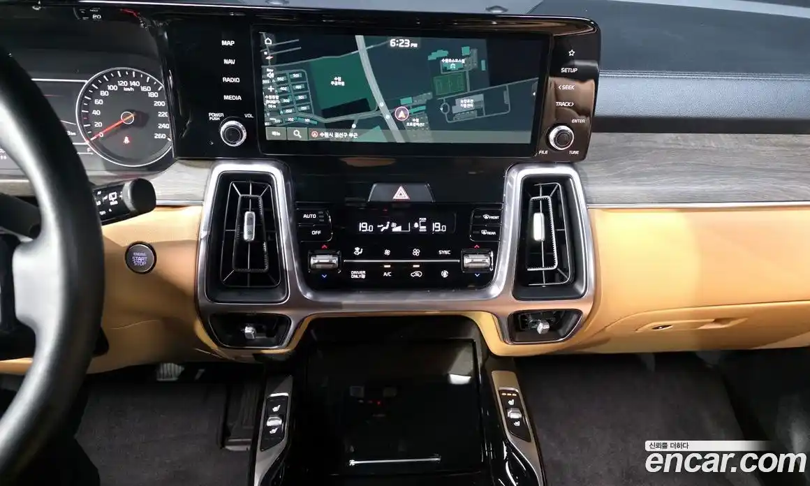 Kia Sorento 2023 1.6 Автомат в Москве № 816094, фото 14