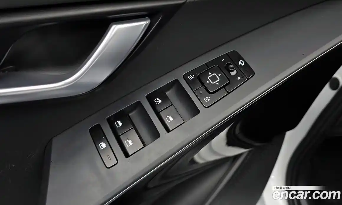 Kia Niro 2022 1.6 Автомат в Москве № 816623, фото 11