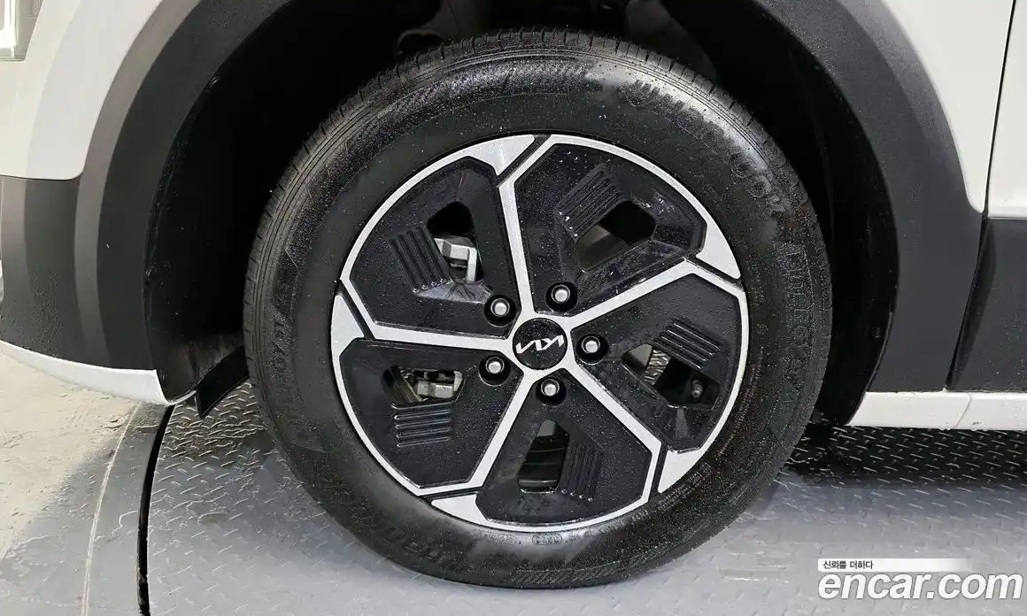 Kia Niro 2022 1.6 Автомат в Москве № 816623, фото 5