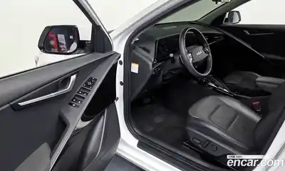 Kia Niro 2022 1.6 Автомат в Москве № 816623, миниатюра 10
