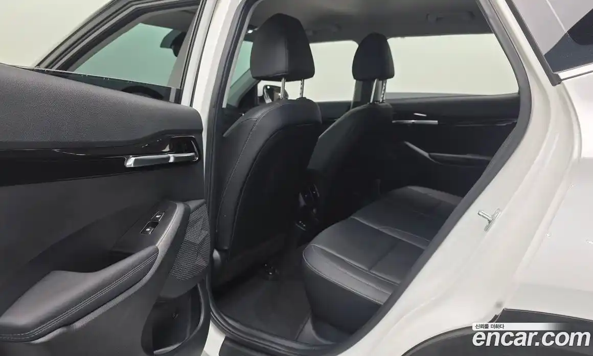 Kia Seltos 2022 2.0 Автомат в Москве № 816661, фото 17