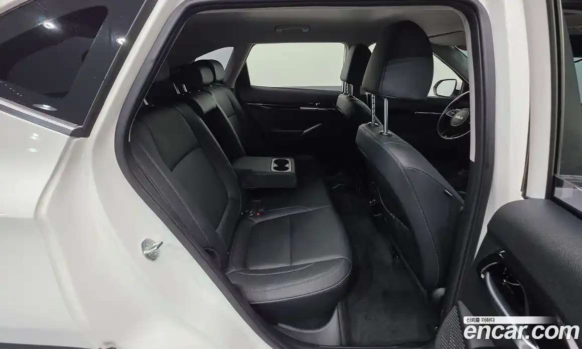 Kia Seltos 2022 2.0 Автомат в Москве № 816661, фото 19