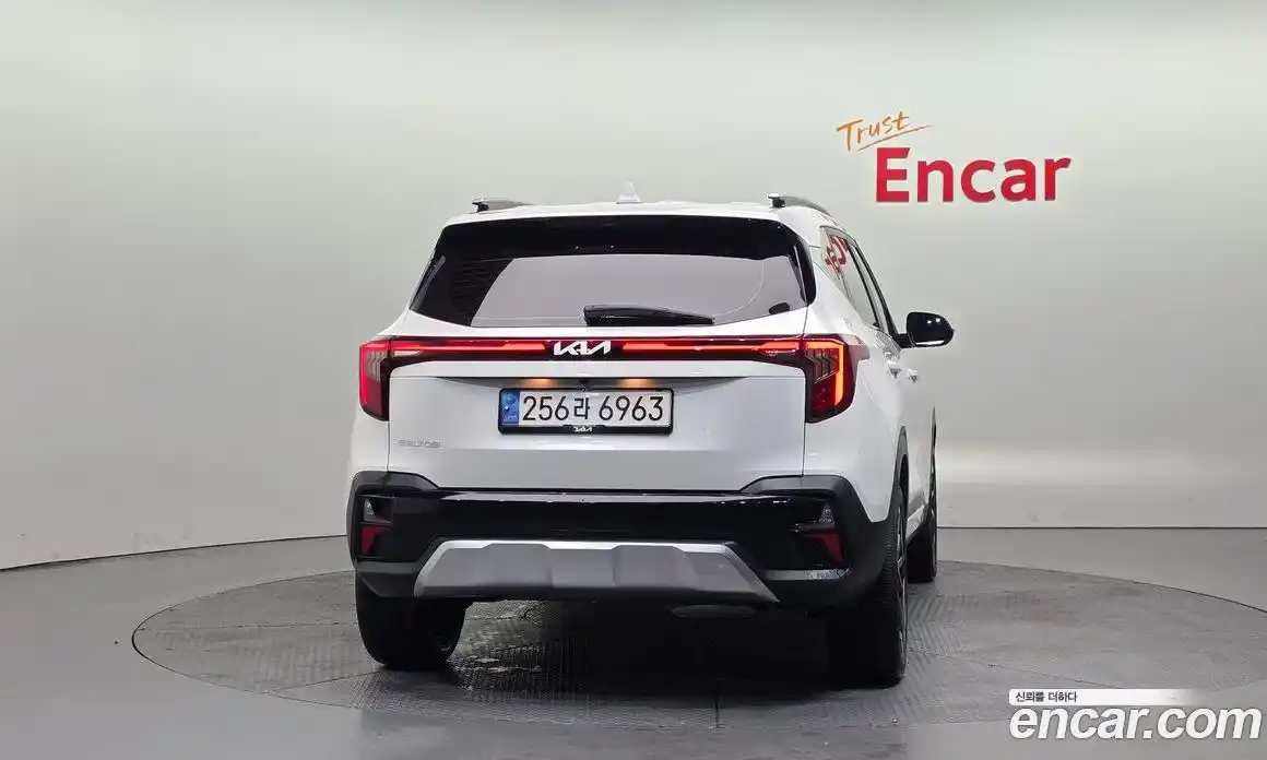 Kia Seltos 2022 2.0 Автомат в Москве № 816661, фото 4