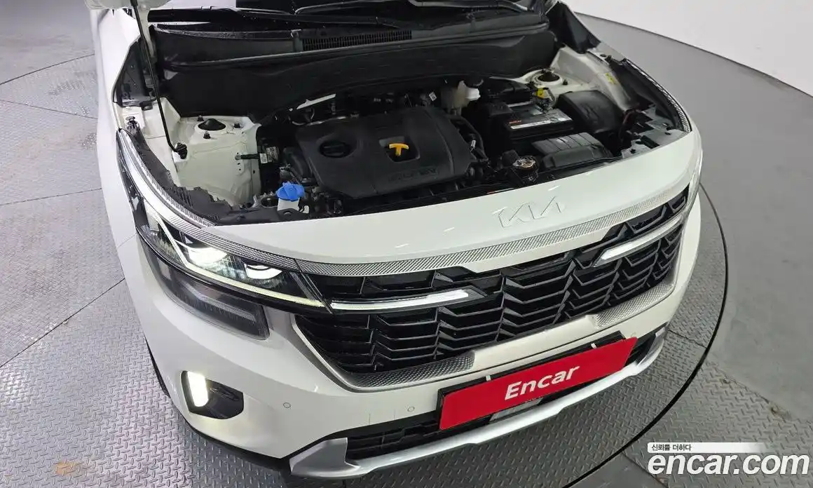 Kia Seltos 2022 2.0 Автомат в Москве № 816661, фото 6