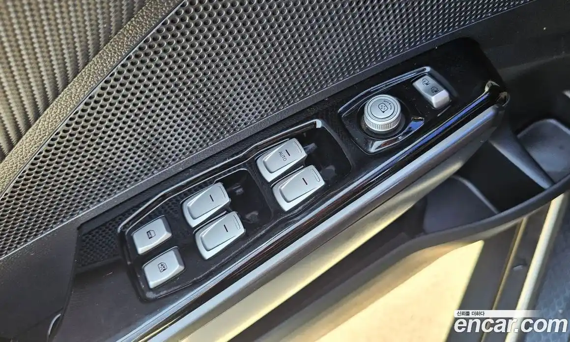 SsangYong TIBOLI 2016 1.6 Автомат в Москве № 818536, фото 13