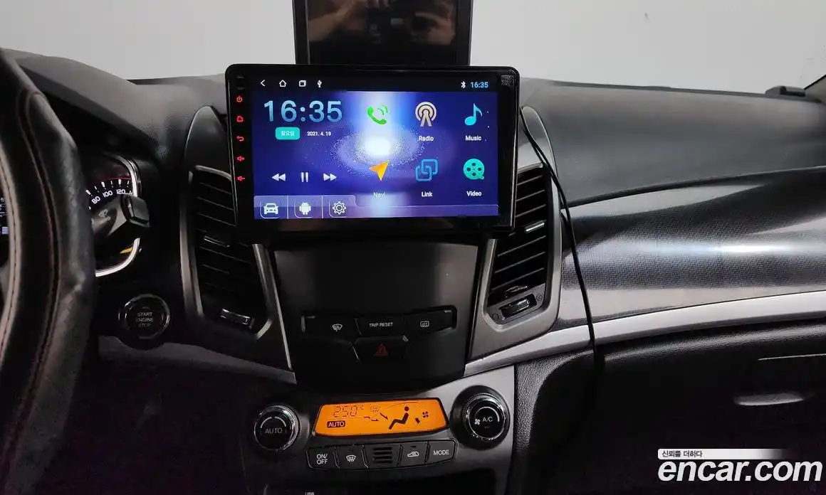 SsangYong Korando 2017 2.2 Автомат в Москве № 818693, фото 14