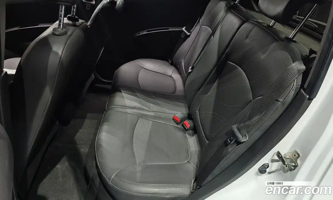 Chevrolet Spark 2015 1.0 Автомат в Москве № 819600, фото 12