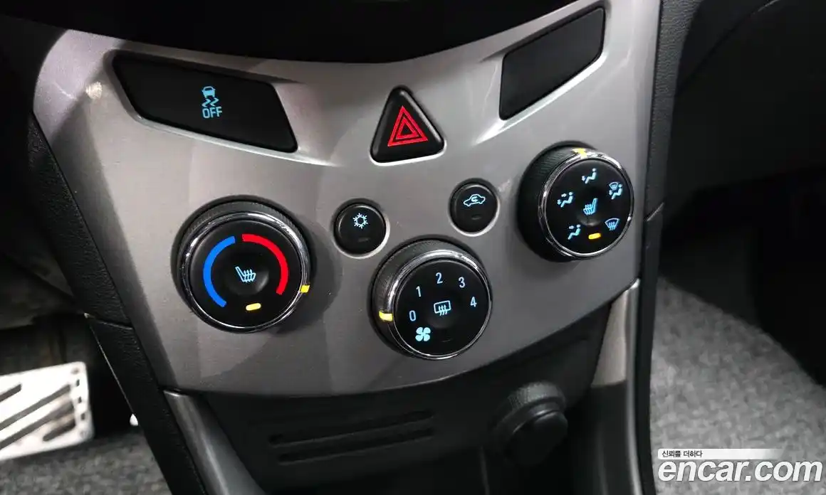 Chevrolet Trax 2015 1.4 Автомат в Москве № 819782, фото 17