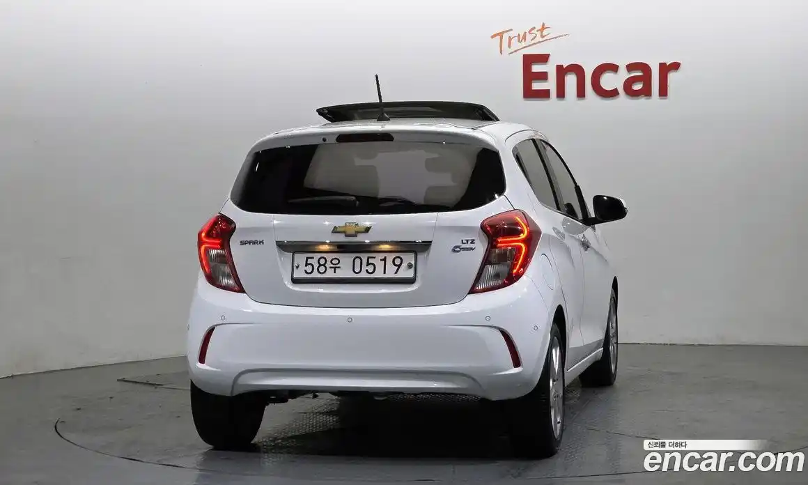 Chevrolet Spark 2015 1.0 Автомат в Москве № 820090, фото 4