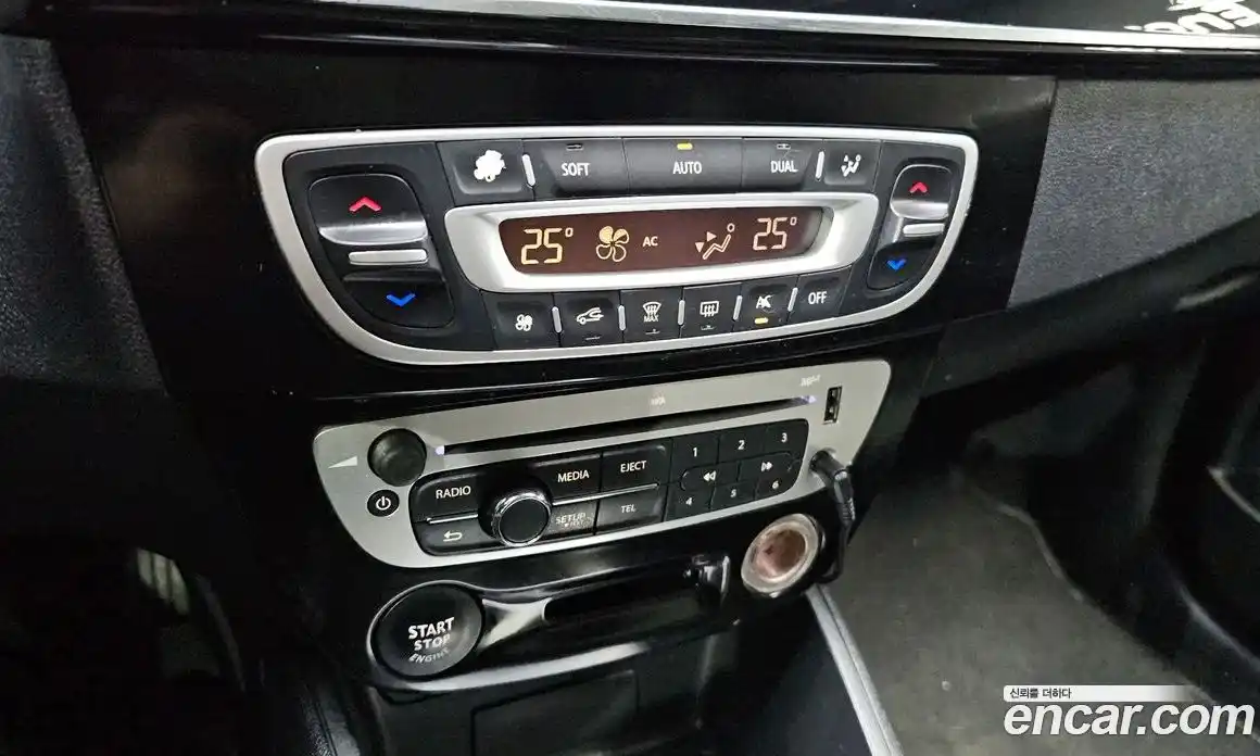 Renault SM3 2016 1.5 Автомат в Москве № 820609, фото 16