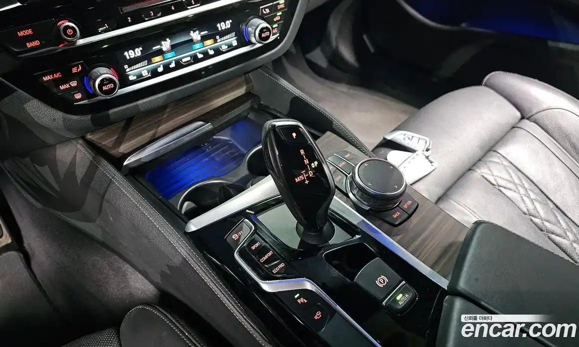 BMW 5-Series 2017 2.0 Автомат в Москве № 821680, фото 9