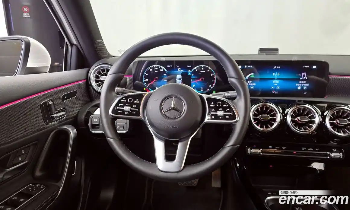 Mercedes-Benz A-Class 2022 2.0 Автомат в Москве № 821806, фото 13