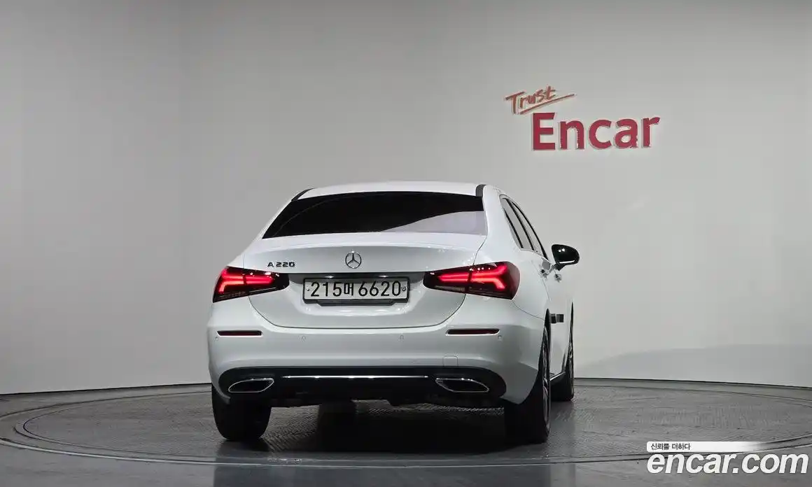 Mercedes-Benz A-Class 2022 2.0 Автомат в Москве № 821806, фото 4