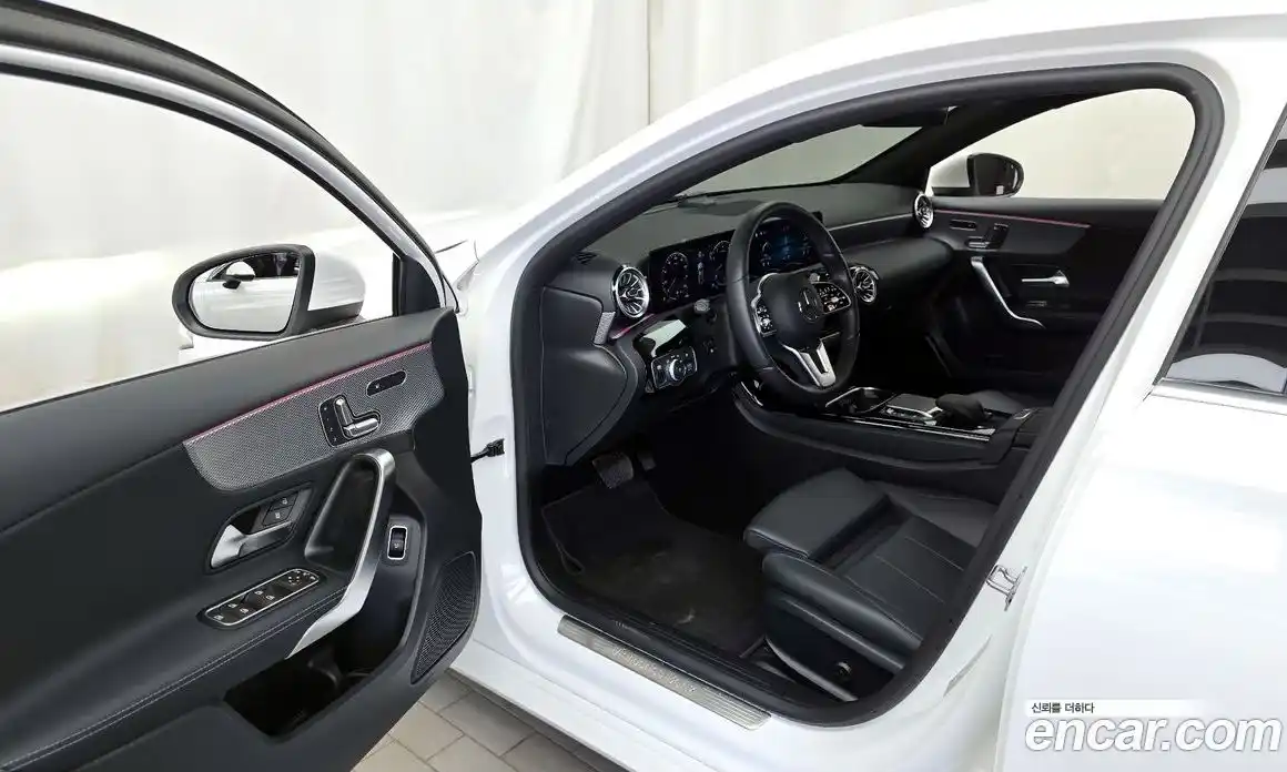 Mercedes-Benz A-Class 2022 2.0 Автомат в Москве № 821806, фото 10