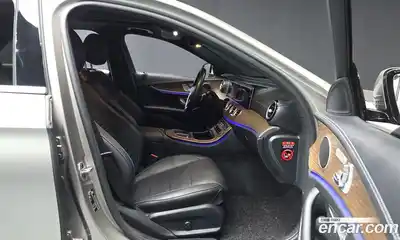 Mercedes-Benz E-Class 2022 2.0 Автомат в Москве № 822302, миниатюра 11